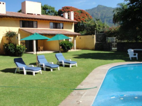 Гостиница Las Casitas Tepoztlán  Тепостлан